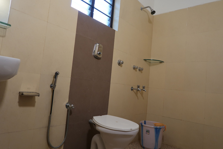 Bathroom 4, Hotel Celi, North Goa