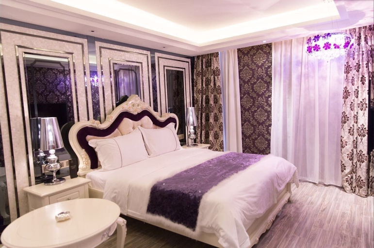 Bedroom 13