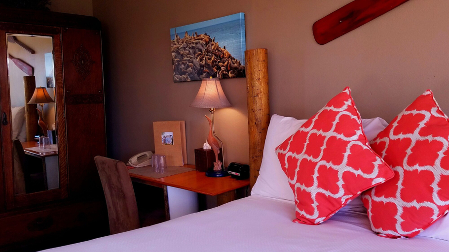 Bedroom 3, Captain's Inn at Moss Landing, Monterey