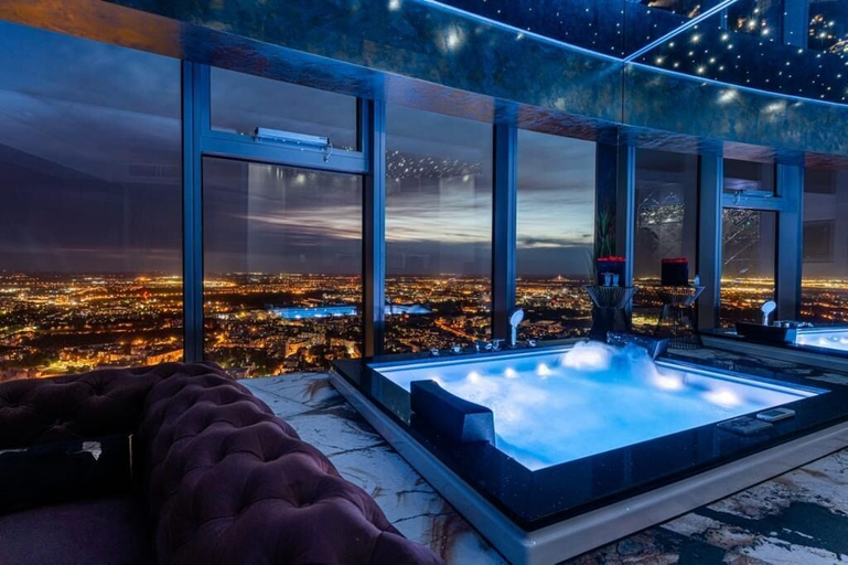 Sport & Beauty 3, Apartments in Sky Tower with Bathtub near the window, Środa Śląska