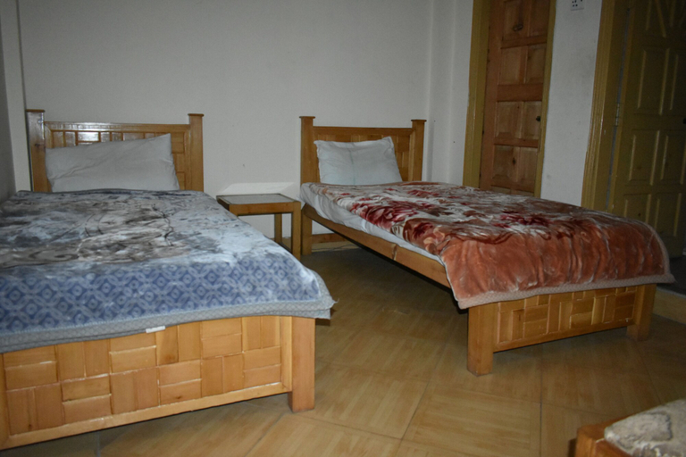 Bedroom 4, Hotel Kashmir Continental, Zhob
