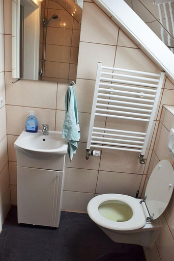 Bathroom 2, AB Apartments - Apartments Johann-Sebastian-Bach-Strasse, Esslingen