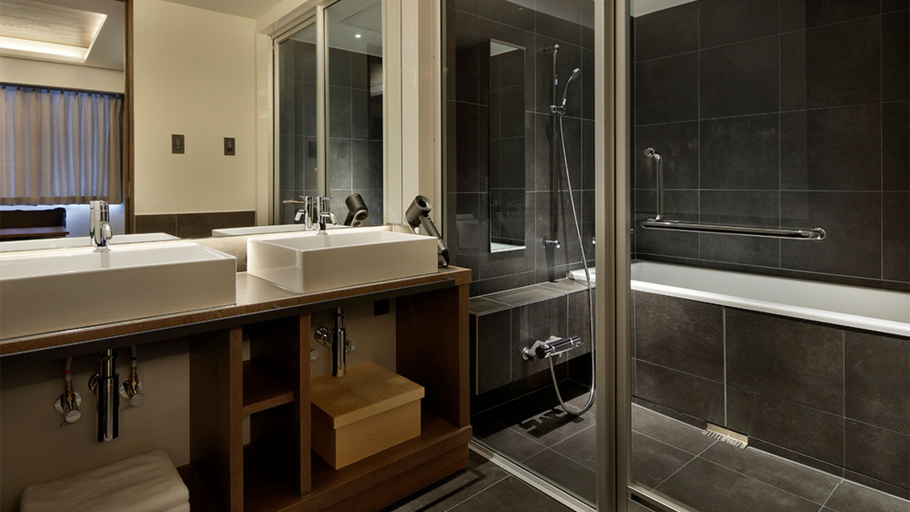 Bathroom 3, 20 Pieces, Kyoto