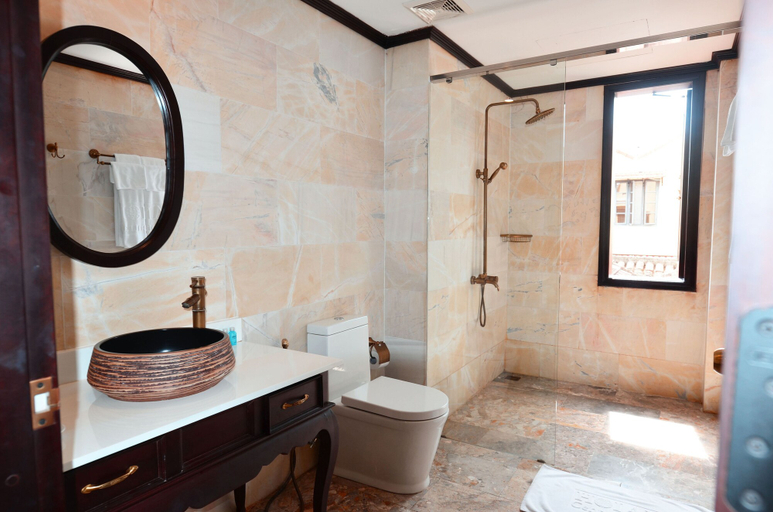 Bathroom 4, Hoian Central Hotel, Da Nang