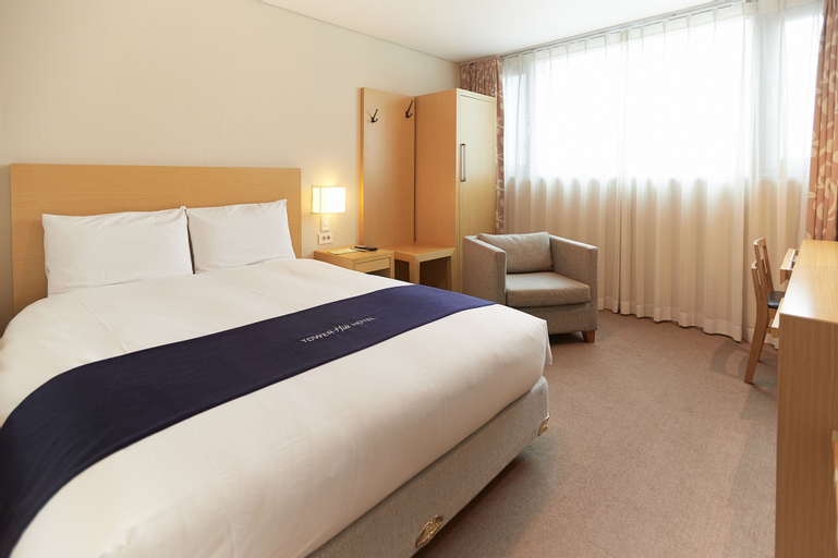 Bedroom 3, Tower Hill Hotel, Jung