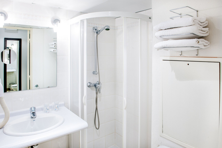 Bathroom 4, Appart'hôtel Saint Jean, Hautes-Pyrénées