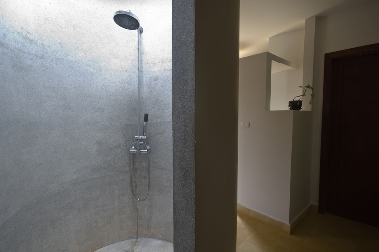 Bathroom 20