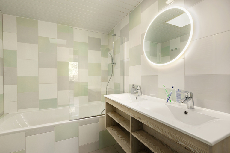 Bathroom 4, Center Parcs Erperheide, Limburg