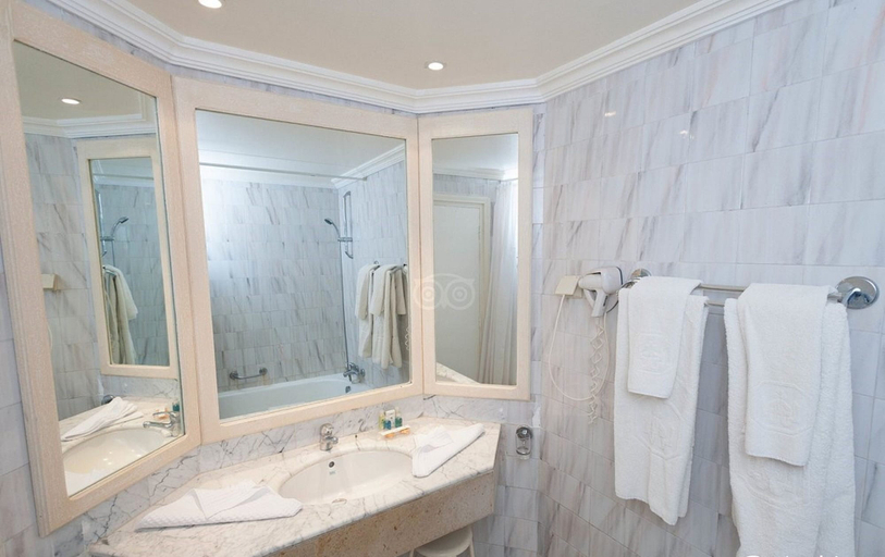 Bathroom, L´Orient Palace Resort & Spa, Sousse Médina