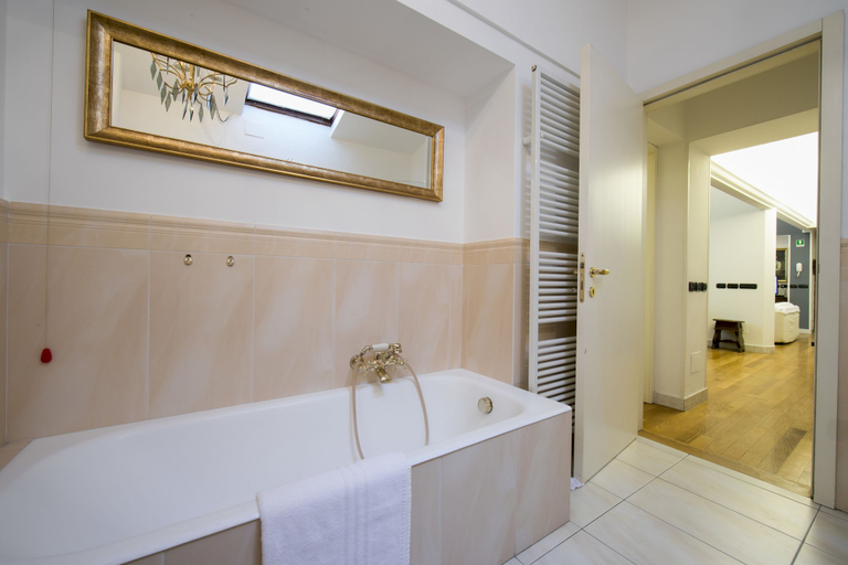 Bathroom 2, Il Rigoletto, Como