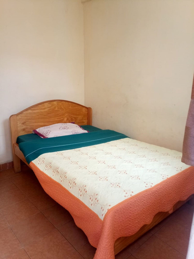 Bedroom 4, Rainbow Guest House, Gilgil