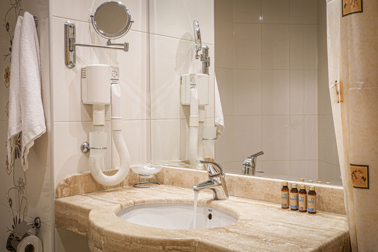 Bathroom 5, Hotel Sandy Beach, Balchik