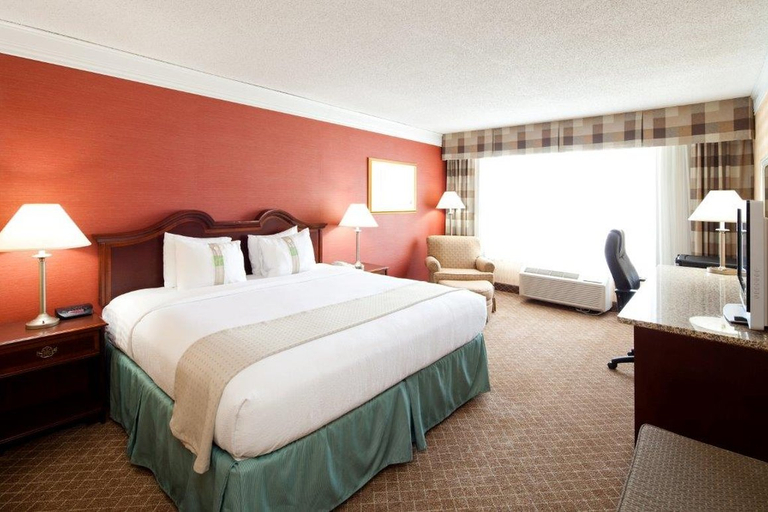 Bedroom 3, Holiday Inn CLEVELAND-MAYFIELD by IHG, Cuyahoga