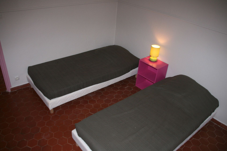 Bedroom 2, Camping Les Vignes, Lot