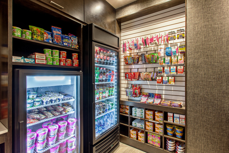Food & Drinks 2, Holiday Inn LONG BEACH AIRPORT by IHG, Los Angeles