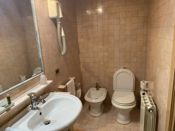 Bathroom 5, Hotel Residence Il Chiostro, Verona