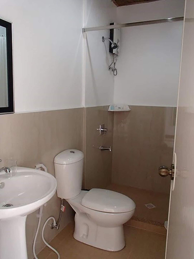 Bathroom 4, Malapascua Starlight Resort, Daanbantayan