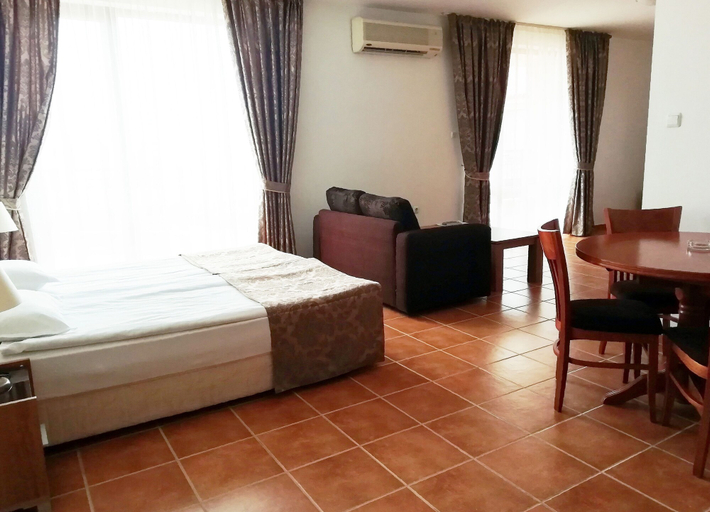 Bedroom 2, Apart-hotel Efir, Nesebar