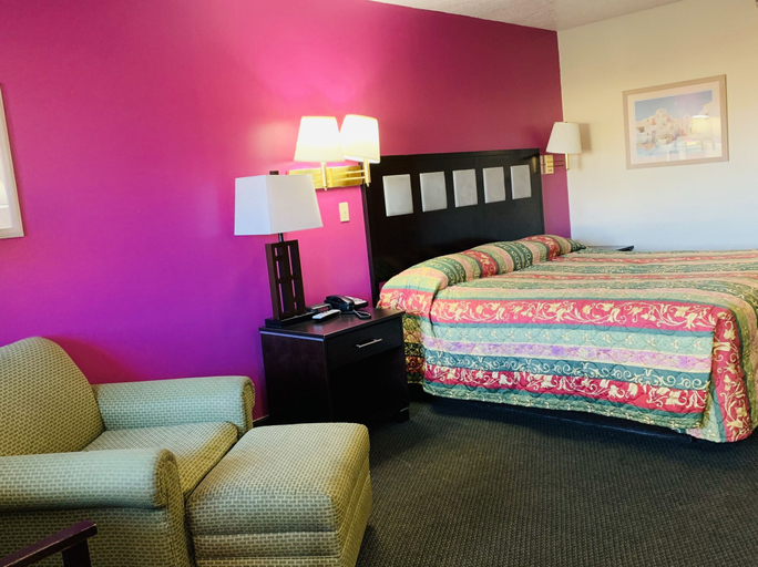 Bedroom 5, Luxury Inn, Bernalillo