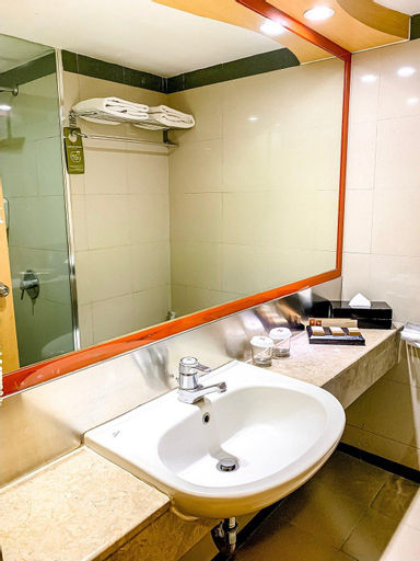 Bathroom 8