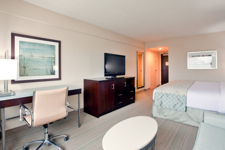 Bedroom 5, Holiday Inn VIRGINIA BEACH - NORFOLK by IHG, Virginia Beach