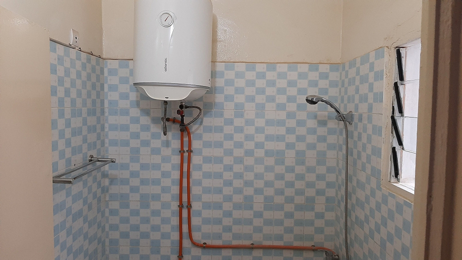 Bathroom 3, Aziz Residence, Dakar