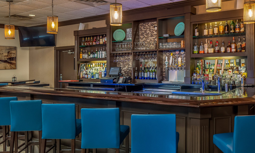 Food & Drinks 5, Holiday Inn CONFERENCE CTR MARSHFIELD by IHG, Wood