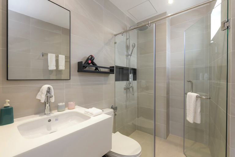 Bathroom 3, Christinas Hotel & Cafe, District 1