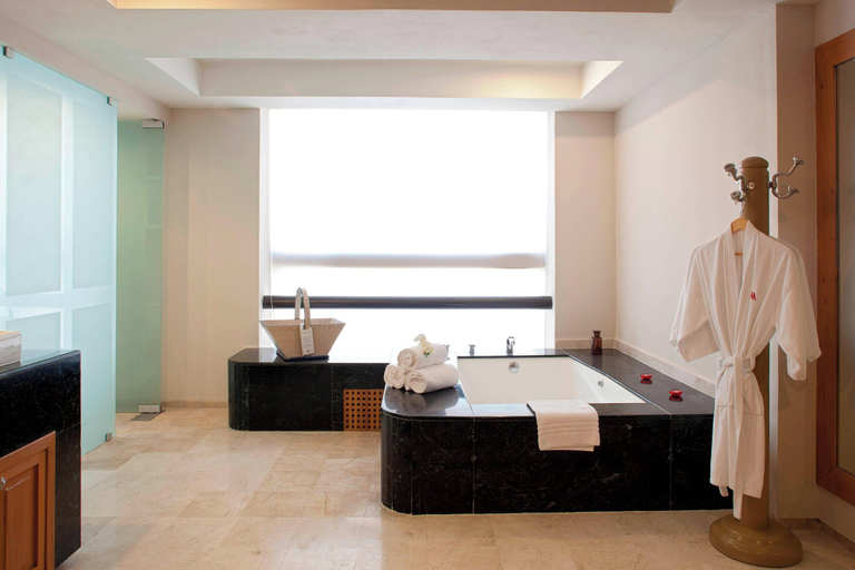 Bathroom 5, Marriott Tuxtla Gutierrez Hotel, Tuxtla Gutiérrez