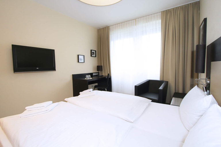 Bedroom 2, Gästehaus am Karlstor, Karlsruhe