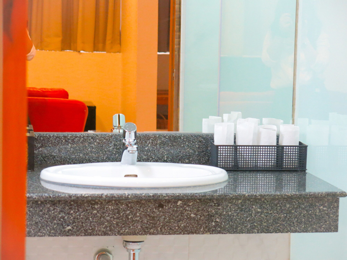 Bathroom 7