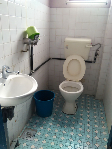 Bathroom 4, Kapit Hotel, Kuching