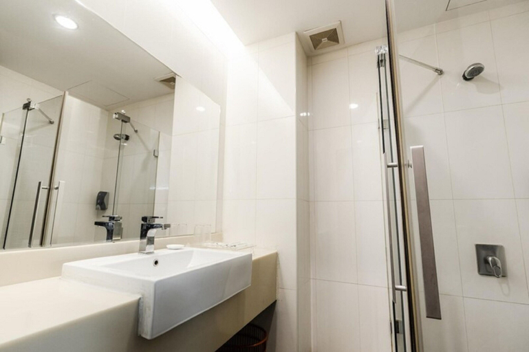 Bathroom 4, S. DAMANSARA HOTEL, Petaling Jaya