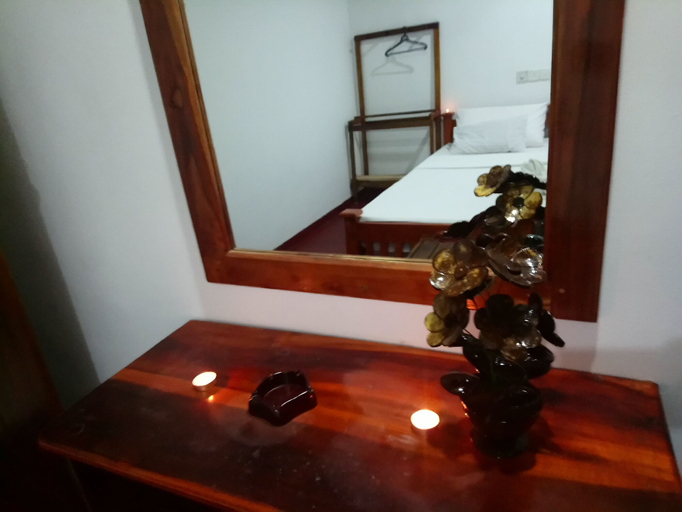 Room 3, Villa Peacock, Hikkaduwa