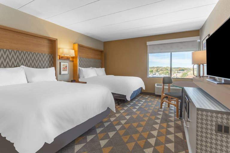 Bedroom, Holiday Inn ROCKFORD(I-90&RT 20/STATE ST) by IHG, Winnebago