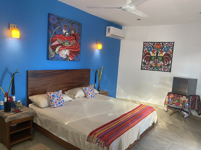 Bedroom 3, Beachfront Paradise Boutique Hotel - Alebrijes Jacuzzi Villa, Dist. Pochutla