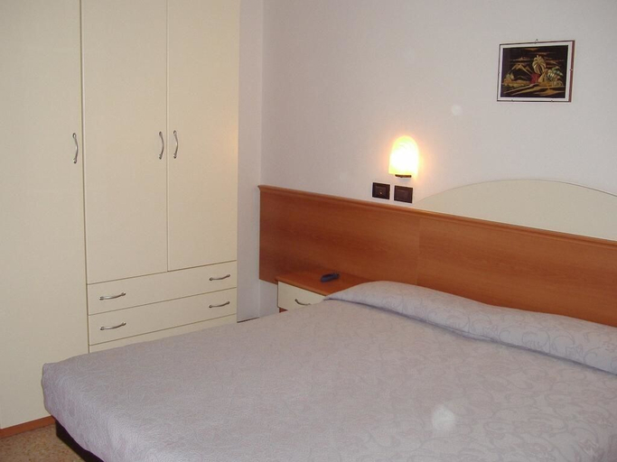 Bedroom 3, Hotel Ardesia, Rimini