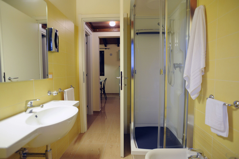 Bathroom 5, Centro Vacanze De Angelis, Ancona
