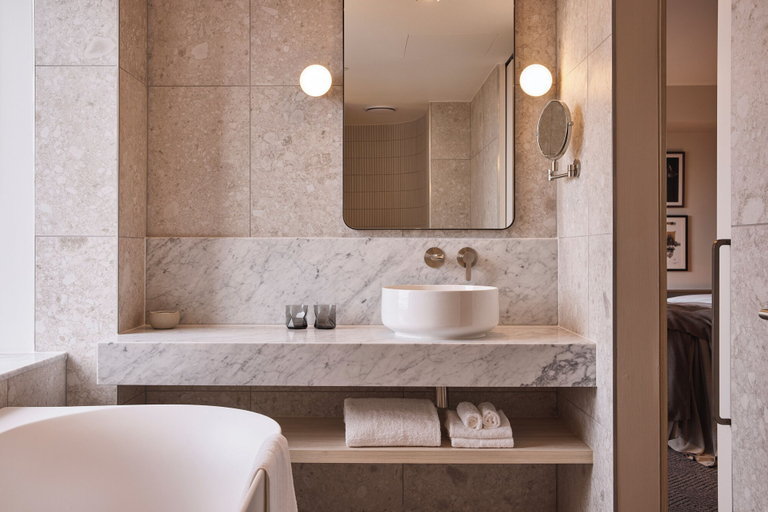 Bathroom 5, Rydges Melbourne, Melbourne