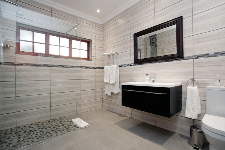 Bathroom 5, De Old Drift Guest Farm, Cacadu