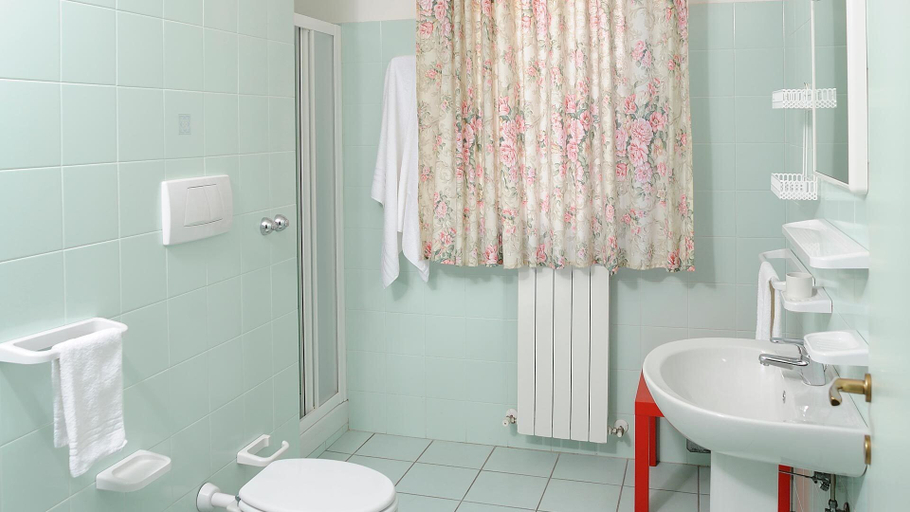 Bathroom 5, Centro Vacanze De Angelis, Ancona