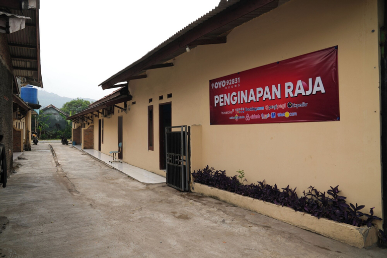 Exterior & Views 1, OYO 92831 Penginapan Raja, Sukabumi