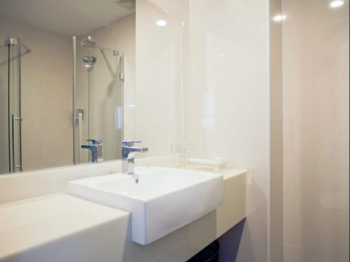 Bathroom 3, S. DAMANSARA HOTEL, Petaling Jaya