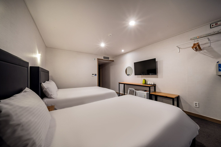 Bedroom 2, Sunrise Hotel Seopjikoji, Seogwipo