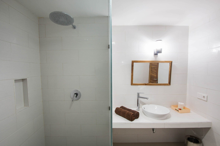 Bathroom 5, Hotel Central Inn Senggigi, Lombok