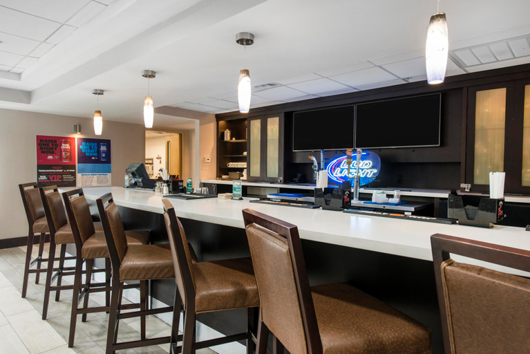 Food & Drinks 2, Holiday Inn SAVANNAH S - I-95 GATEWAY by IHG, Chatham