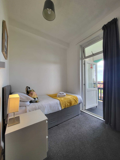 Bedroom 2, Beach Hotel Torbay, Torbay