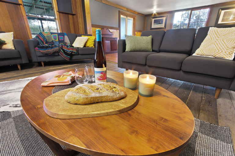 Food & Drinks 5, Mingling Waters, E. Gippsland - Orbost