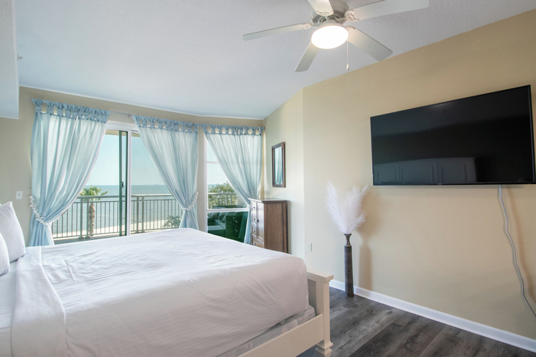 Bedroom 2, Legacy II 405, Harrison