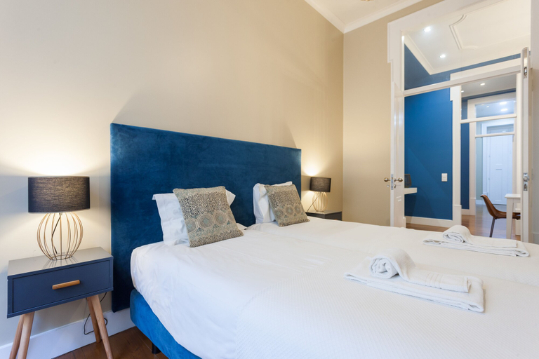 Bedroom 2, Baixa Vintage Three-Bedroom Apartment - by LU Holidays, Lisbon